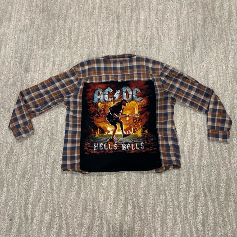 Reclaim And Rethread One Of A Kind AC/DC Men’s Button Down Shirt Size L